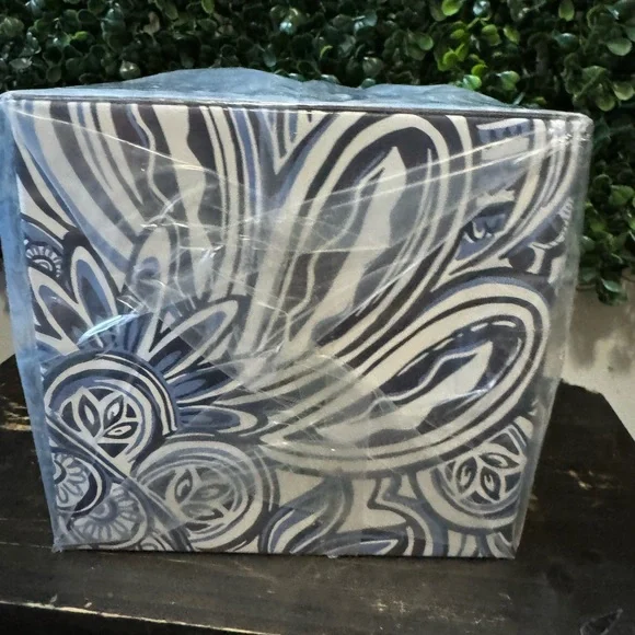 LILLY PULITZER CERAMIC MUG IN Resort White Give It A Whirl - Picture 8 of 8